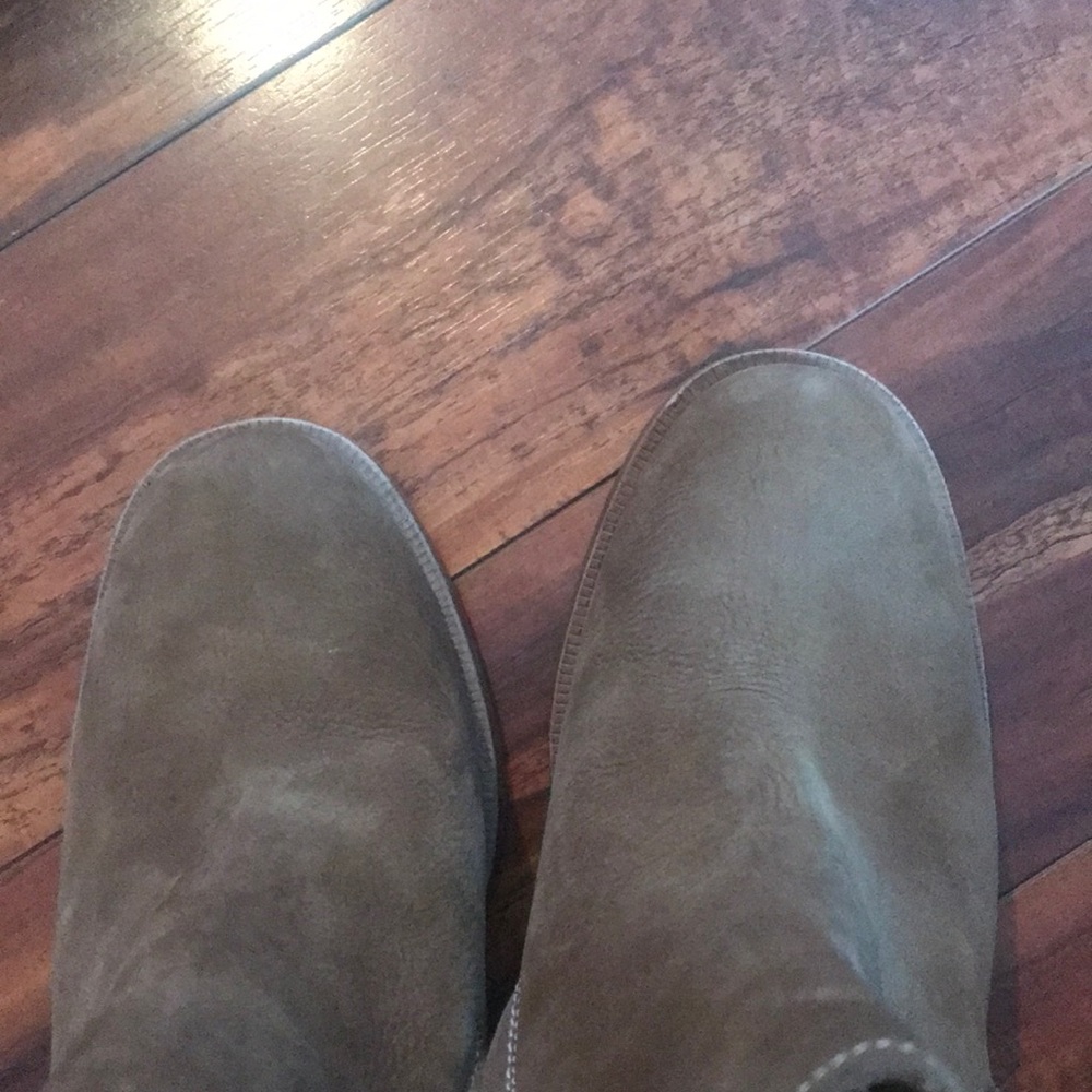Women’s Ugg Bootie - Picture 7 of 8